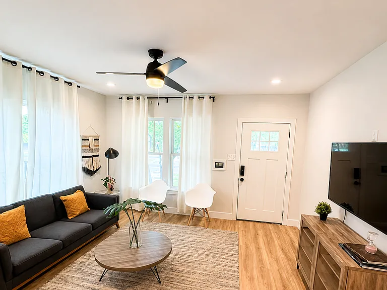 917 N Tyler St — Photo 3