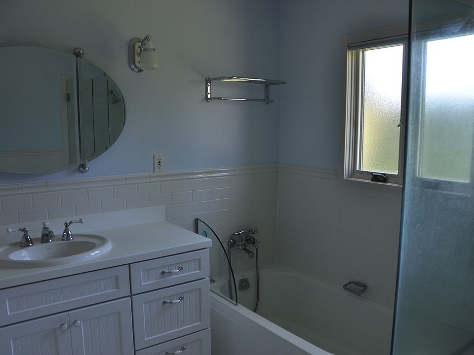 2nd image of 644 Sycamore Dr