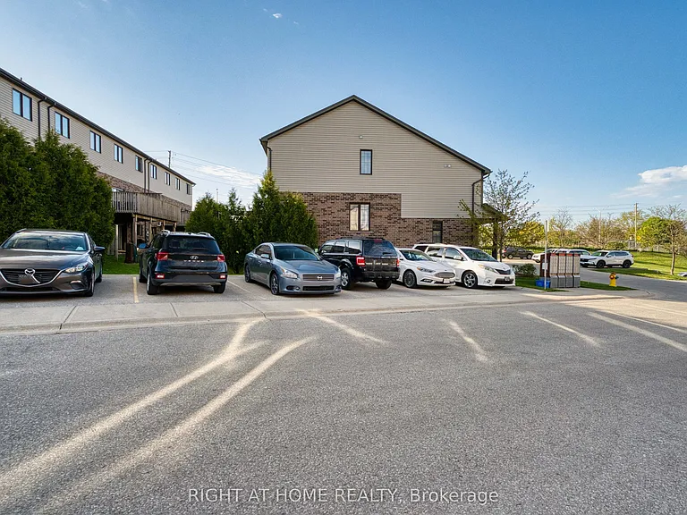 1030 Oakcrossing Gate #16 — Photo 38
