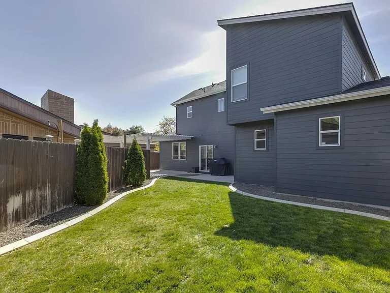114 E Demming Ln — Photo 18