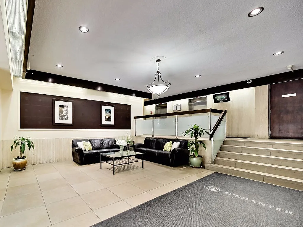 660 Briar Hill — Photo 1