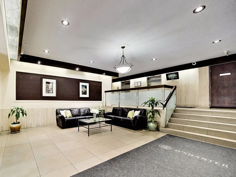 660 Briar Hill Ave #103 — Photo 1