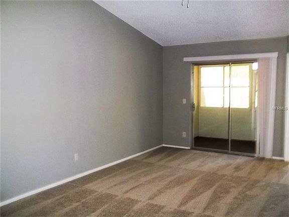 4th image of 3239 Cloverplace Dr