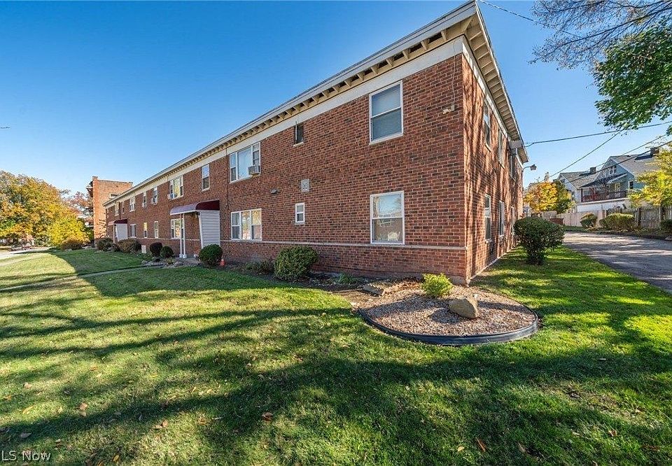 1st image of 15978 Nelacrest Rd #12