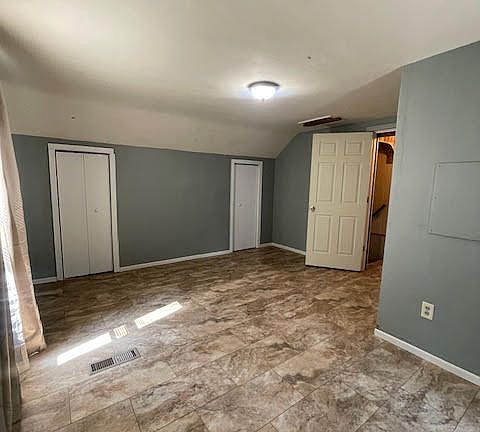 4th image of 312 E 9th St