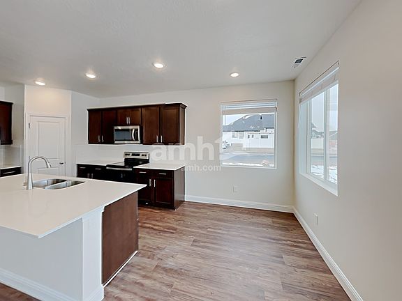 5th image of 342 N Gibbons Ln