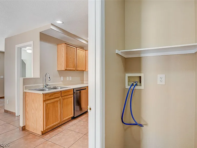 3290 Dragon Fly St — Photo 23