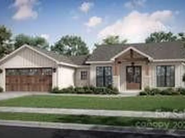 101 Ever Lastein Way, Flat Rock, NC 28731