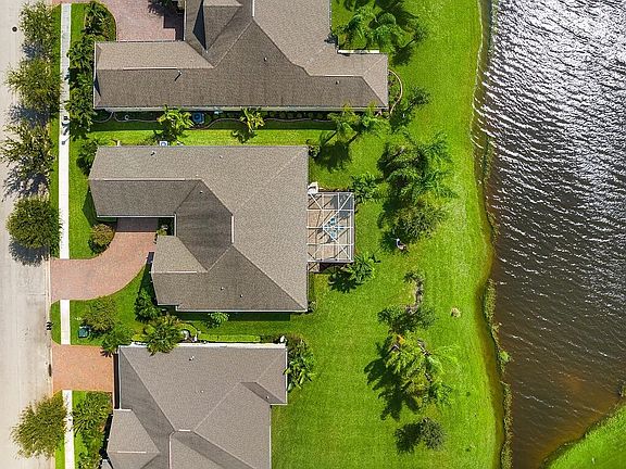 3rd image of 7227 E Village Square