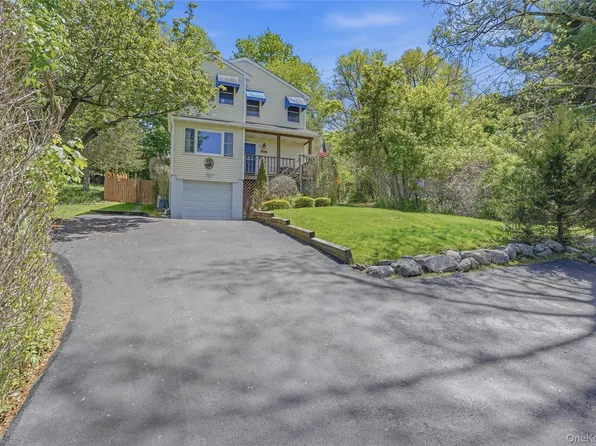 324 Walnut Avenue, New Windsor, NY 12553