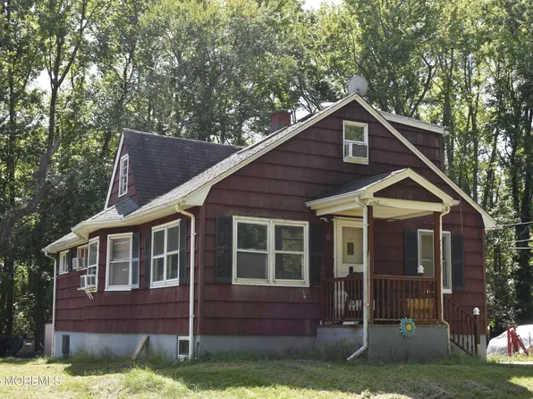 10 Youmans Avenue, Eatontown, NJ 07724