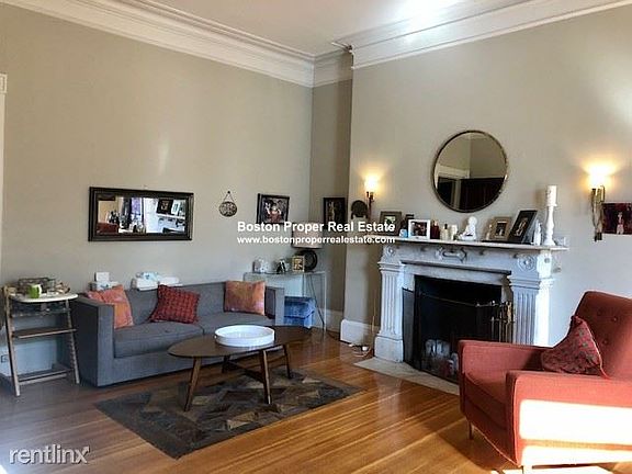 119 Commonwealth #7 Boston - Back Bay Unit Photo 5 (1)