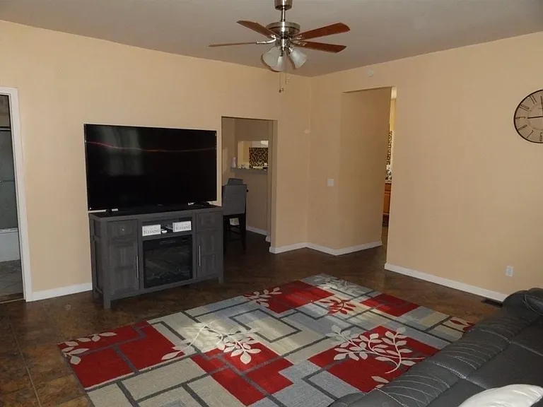 298 Bernard St #1 — Photo 1