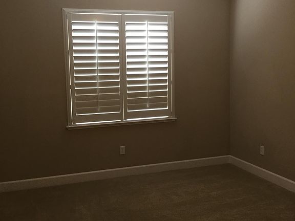4th image of 1523 Phlox Dr