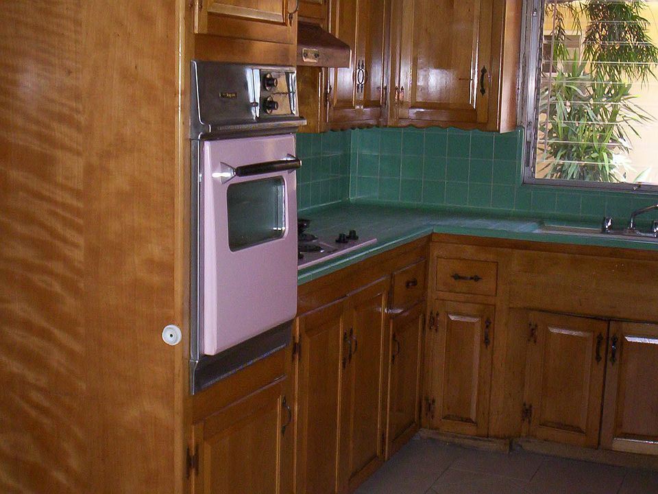 1st image of 640 Elm Ave APT 4