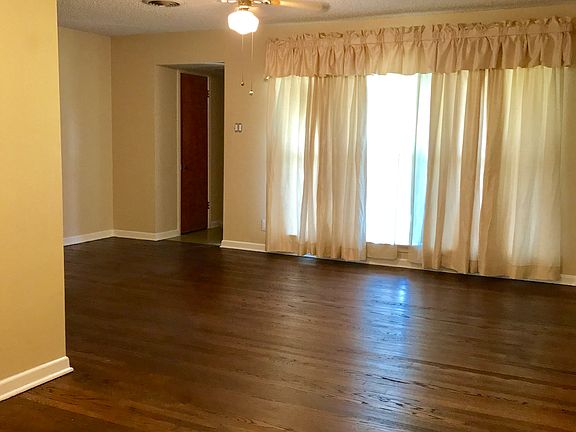5th image of 2611 San Medina Ave
