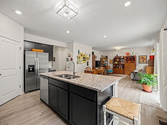 4th image of 83 Marigold Ln