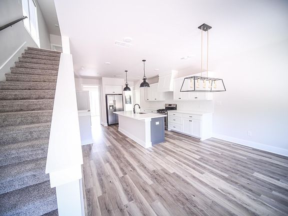 5th image of 3221 Forest Park Blvd