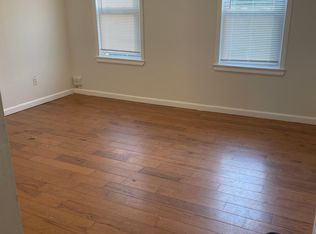 901 Douglas Ave APT 3, Providence, RI 02908