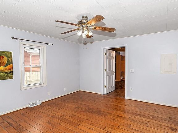 5th image of 1372 Central Ave