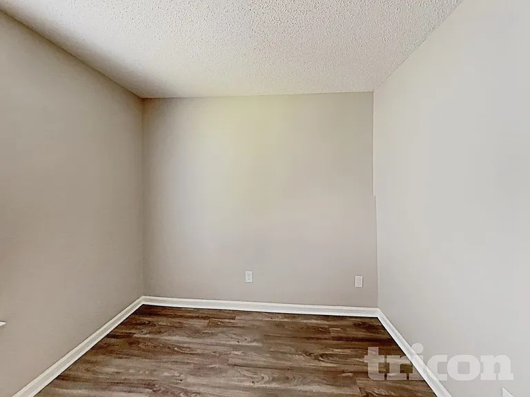 1816 Oakdale Green Dr — Photo 8