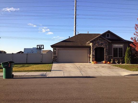 3rd image of 764 E Sandhill Ct