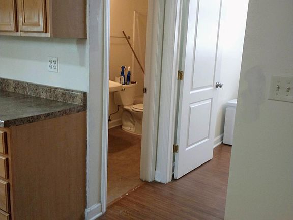 4th image of 1528 W Pratt Blvd #1526