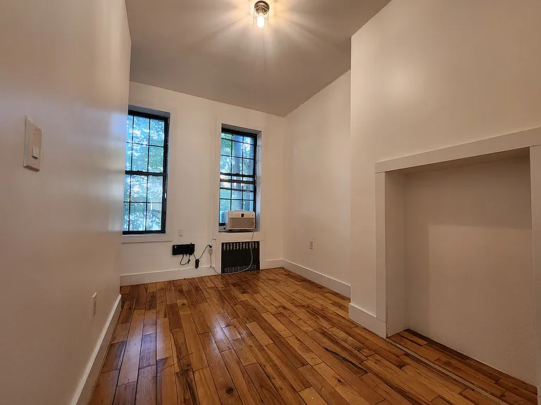 640 Kosciuszko St #2L — Photo 13