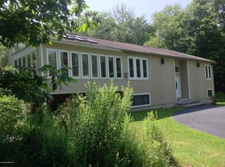 5348 Spruce Ln, East Stroudsburg, PA 18302