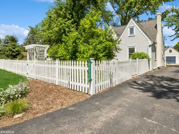 25030 W Fox Ave, Antioch, IL 60002