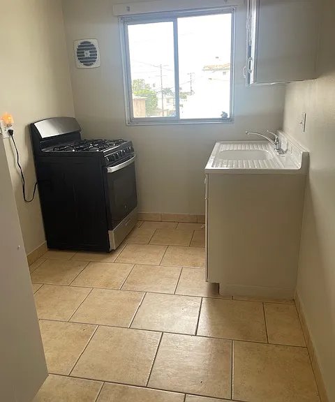 1099 Turquoise St — Photo 8
