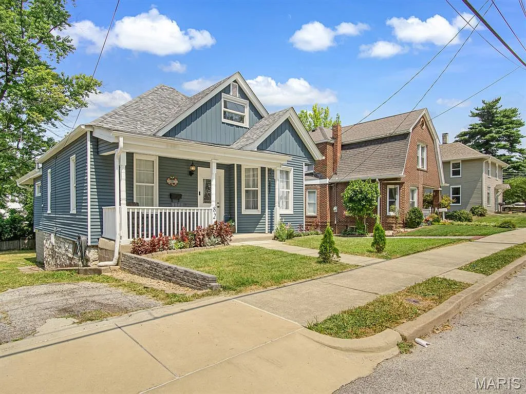824 Danforth St photo 1