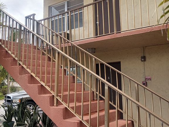 2nd image of 700 S Broadway APT 12
