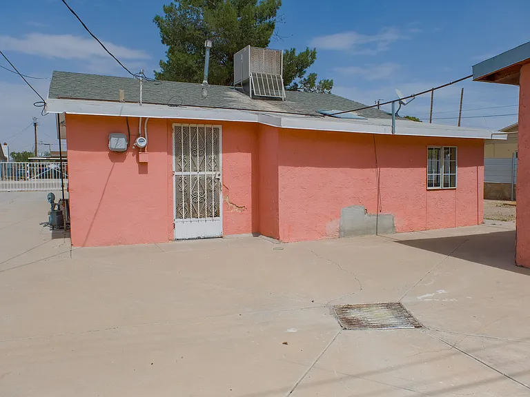 8326 Verde Cir — Photo 18