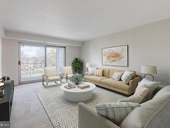 3rd image of 11 Elphin Ct Unit 301