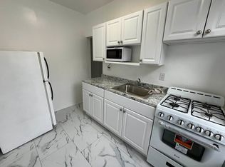 35-46 31st St #2R, Astoria, NY 11106