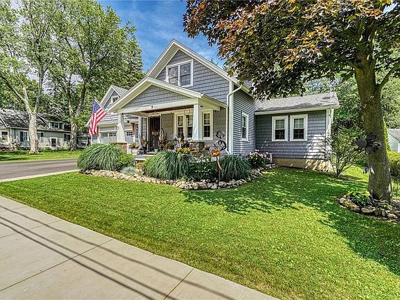 2nd image of 8 Oatka Pl