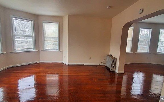 4th image of 583 Sanford Ave Floor 2