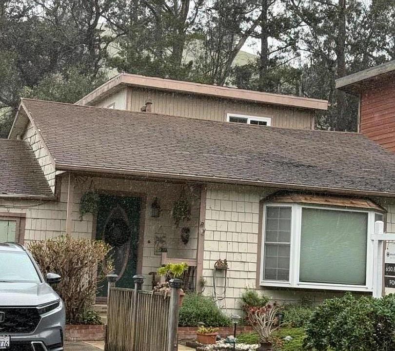 2nd image of 577 Reina Del Mar Ave