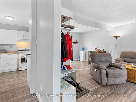 2nd image of 1666 3rd Ave W