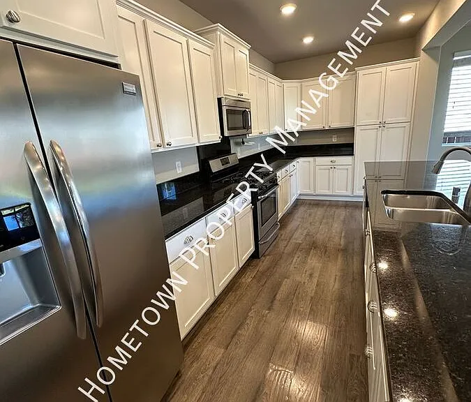 3332 Juno Ct NE — Photo 14