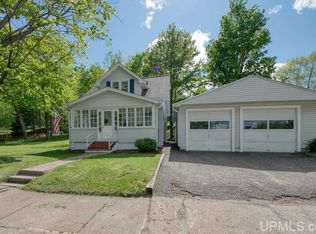 405 Saratoga St, Channing, MI 49802