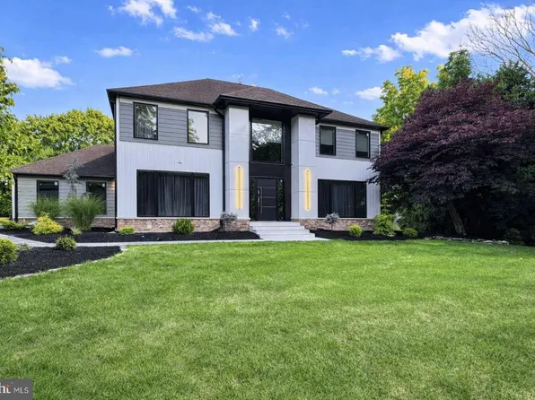 86 Wood Dr, Holland, PA 18966