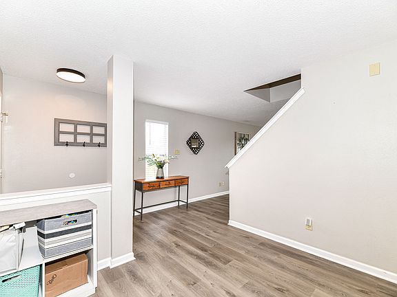 4th image of 505 Runnymede Ct