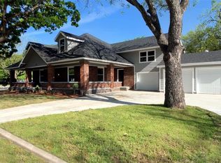 116 W Weatherford St, Weatherford, TX 76086