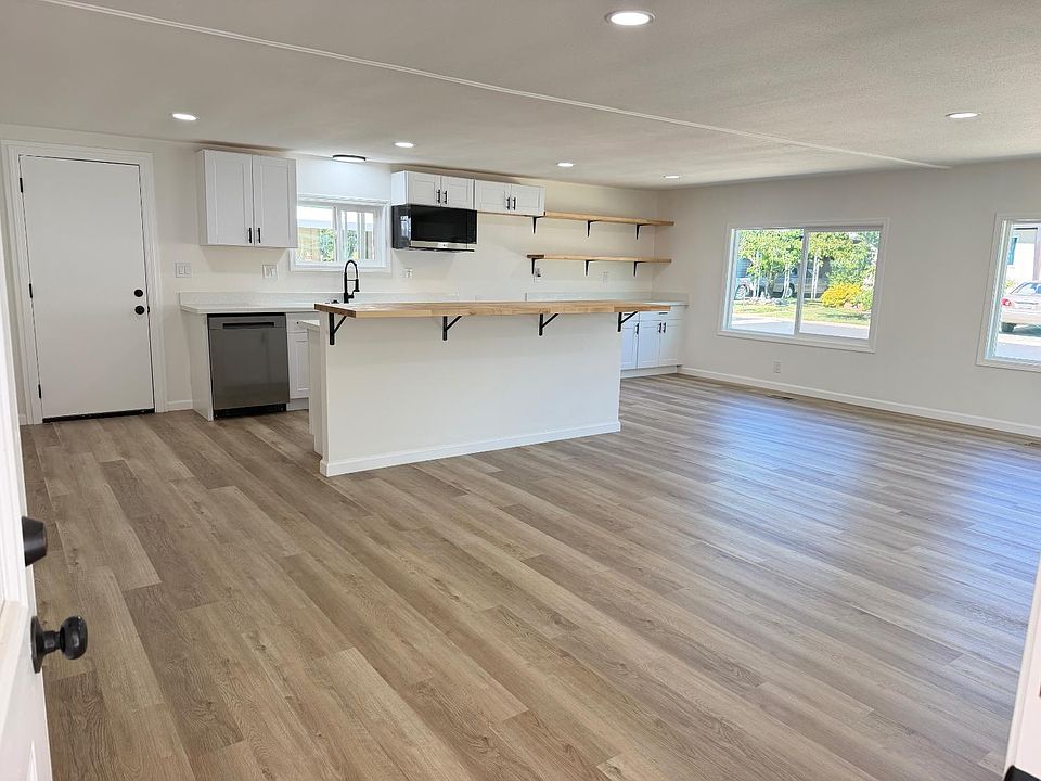 1st image of 118 Marigold Ave