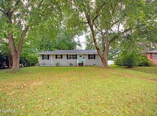 16 Bosco Dr, Jacksonville, NC 28540