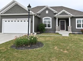 3544 Olde Howell Rd, Waukesha, WI 53188