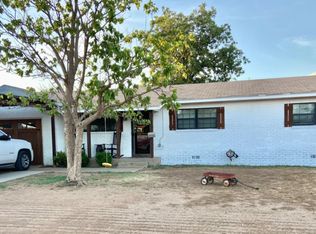 1711 9th St, Levelland, TX 79336