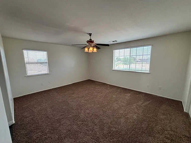 224 Fonzie Ave — Photo 10
